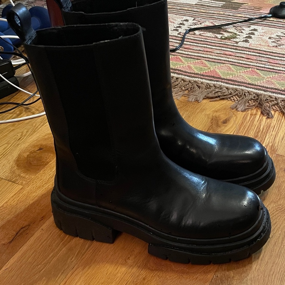 ASH Stylish Black Chelsea Leather Boots